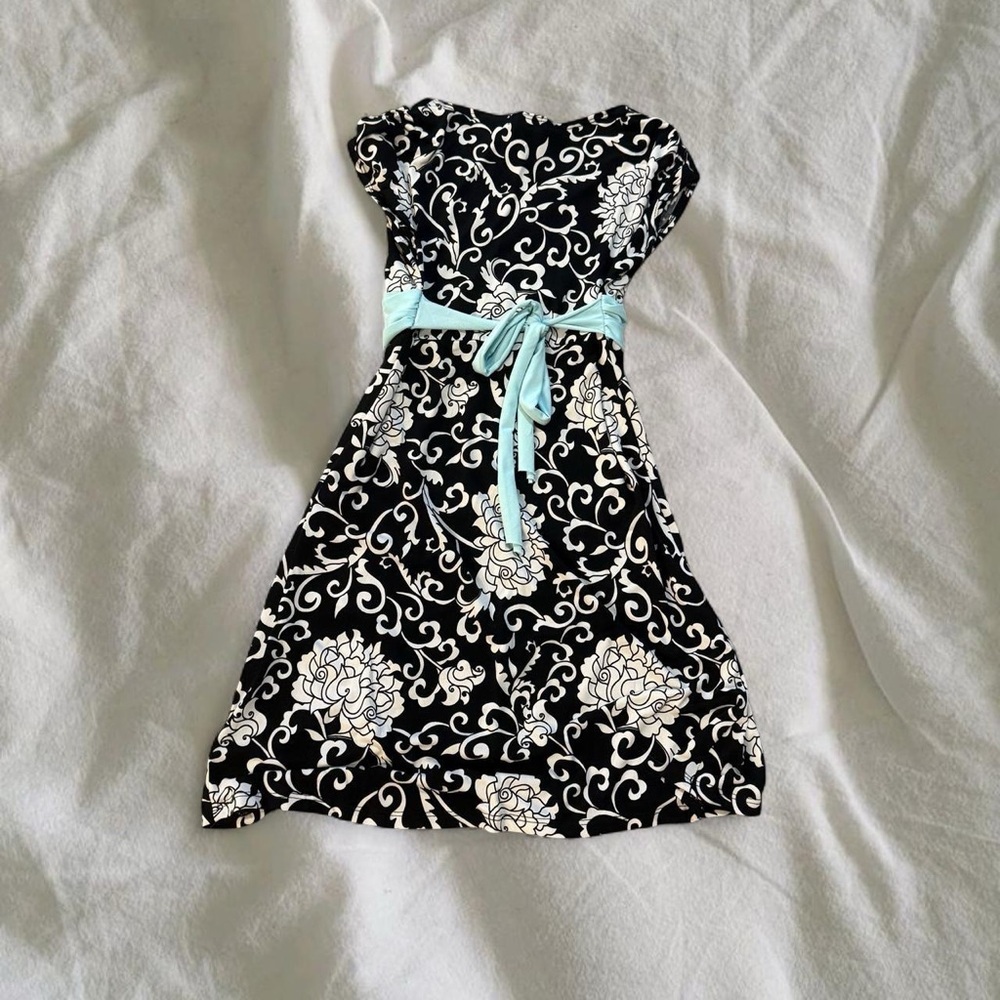 Limited Too Black and White Floral Dress with Blue Belt - Picture 3 of 4
